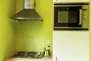 Fridge, electric kettle, toaster, highchair