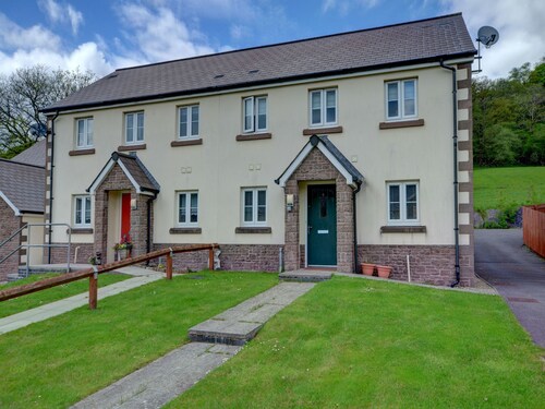 Tranquil Holiday Home in Swansea near Mountains