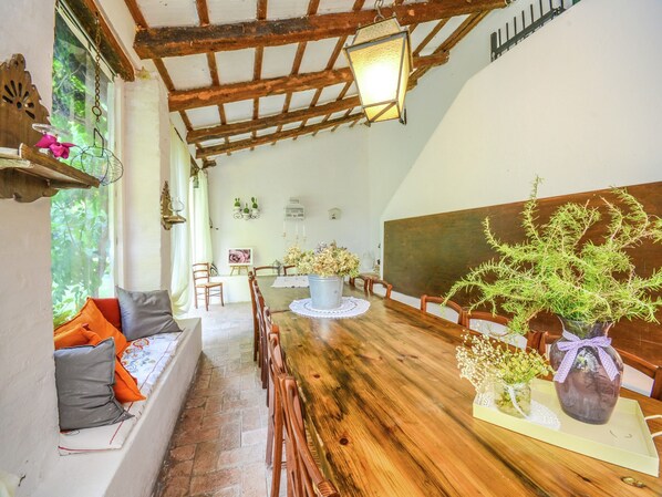 Cottage | Dining