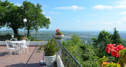 Cottage in Montefiore Near Forest and Beach