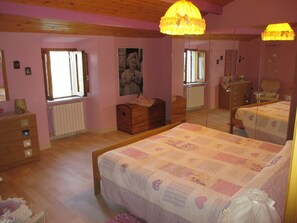 Apartment | 2 Schlafzimmer, individuell eingerichtet, Bettwäsche