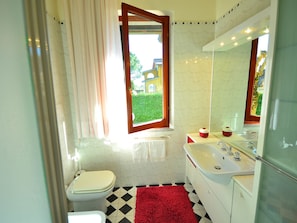 Villa | Bathroom | Shower
