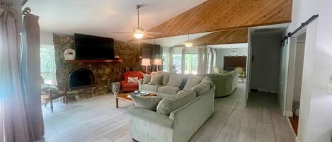 Smart TV, video games