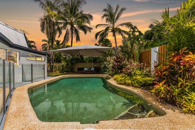 Tropical Beachside Home - Pool, Wifi