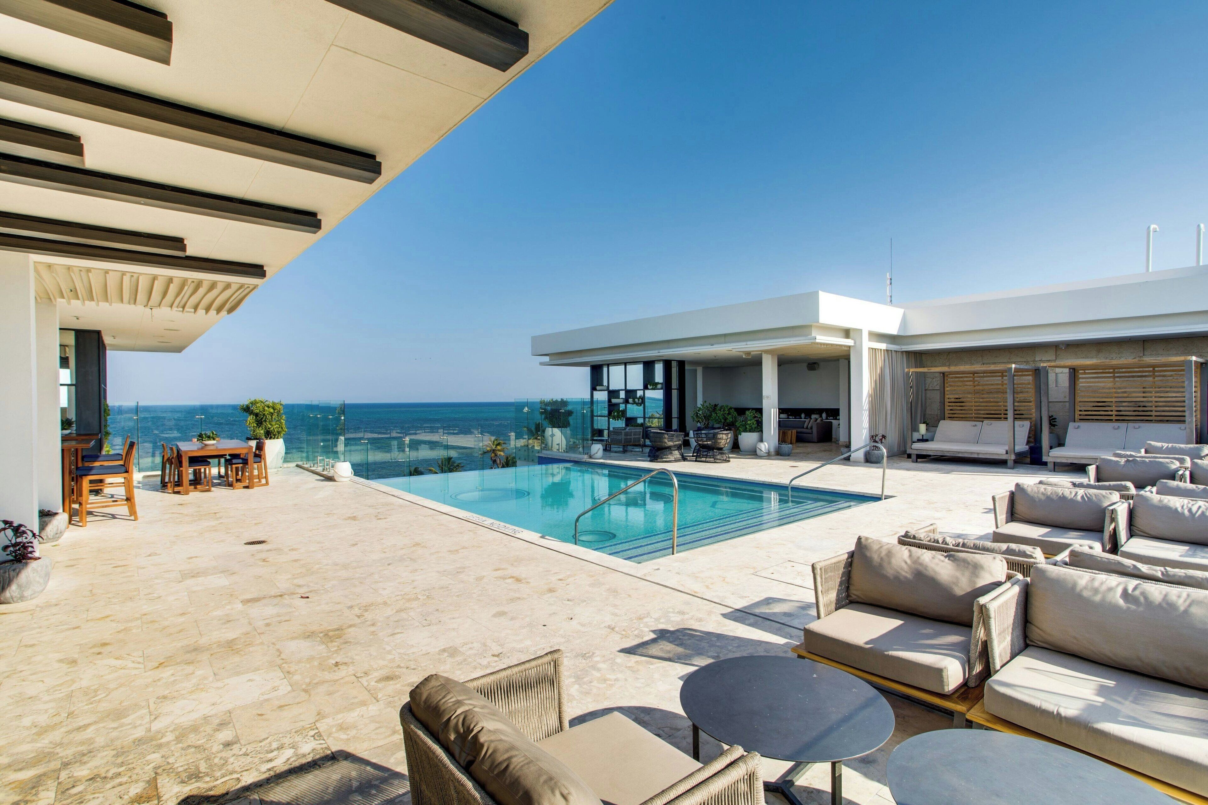 3 albercas al aire libre y camas balinesas (con cargo) 