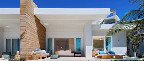 Villa, 3 Bedrooms,Oceanfront (with Plunge Pool) | Balcony