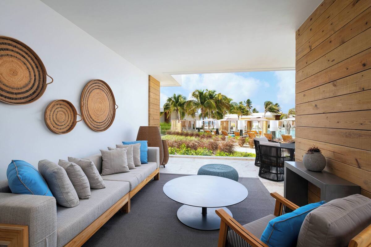 Suite, 2 Bedrooms, Balcony, Resort View (Vista) | 阳台景观