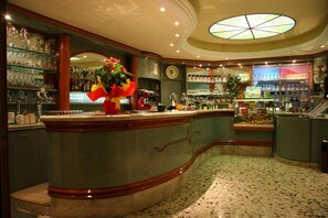 Bar (on property) - Hotel Ettoral (Jesolo)