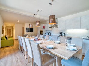 Apartment | Dining