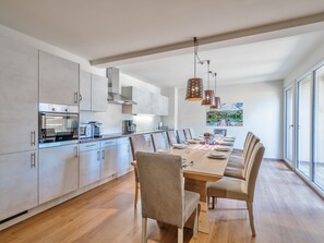 Apartment | Private kitchen | Highchair - Warm Apartment in Gosau With Shared Sauna (Gosau)