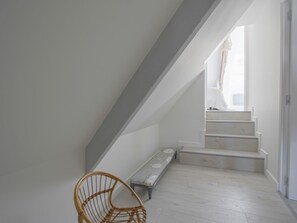 2 bedrooms, bed sheets - Comfy Apartment in Bayeux. Communal Terrace/livingroom and Kitchen (Bayeux)