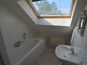 House | Bathroom - Beautiful Farmhouse in Baarschot Near Forest (Diessen)