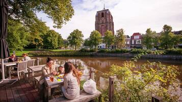 ุงูู
ูุดุฃุฉ ู
ู ุงูุฎุงุฑุฌ