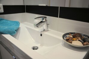 Bungalow | Bathroom