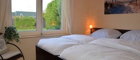 Bungalow | 2 bedrooms, individually furnished, bed sheets