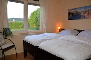 Bungalow | 2 Schlafzimmer, individuell eingerichtet, Bettwäsche