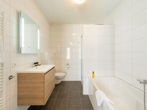 Bathroom - Luxurious Apartment With Sauna and AC, 200 m. From the sea (Domburg)