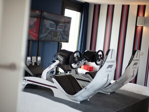 House | Property amenity - Modern, Trendy F1 Theme Lodge, Near the Sea (Zandvoort)