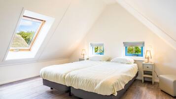 House | 3 bedrooms, individually furnished