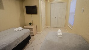 2 bedrooms, iron/ironing board, free WiFi, bed sheets