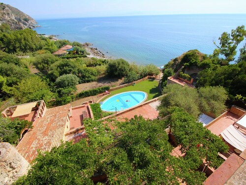 Mansion in Capo Vaticano by the Sea