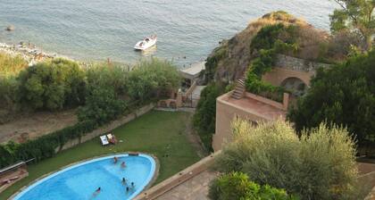 Mansion in Capo Vaticano by the Sea
