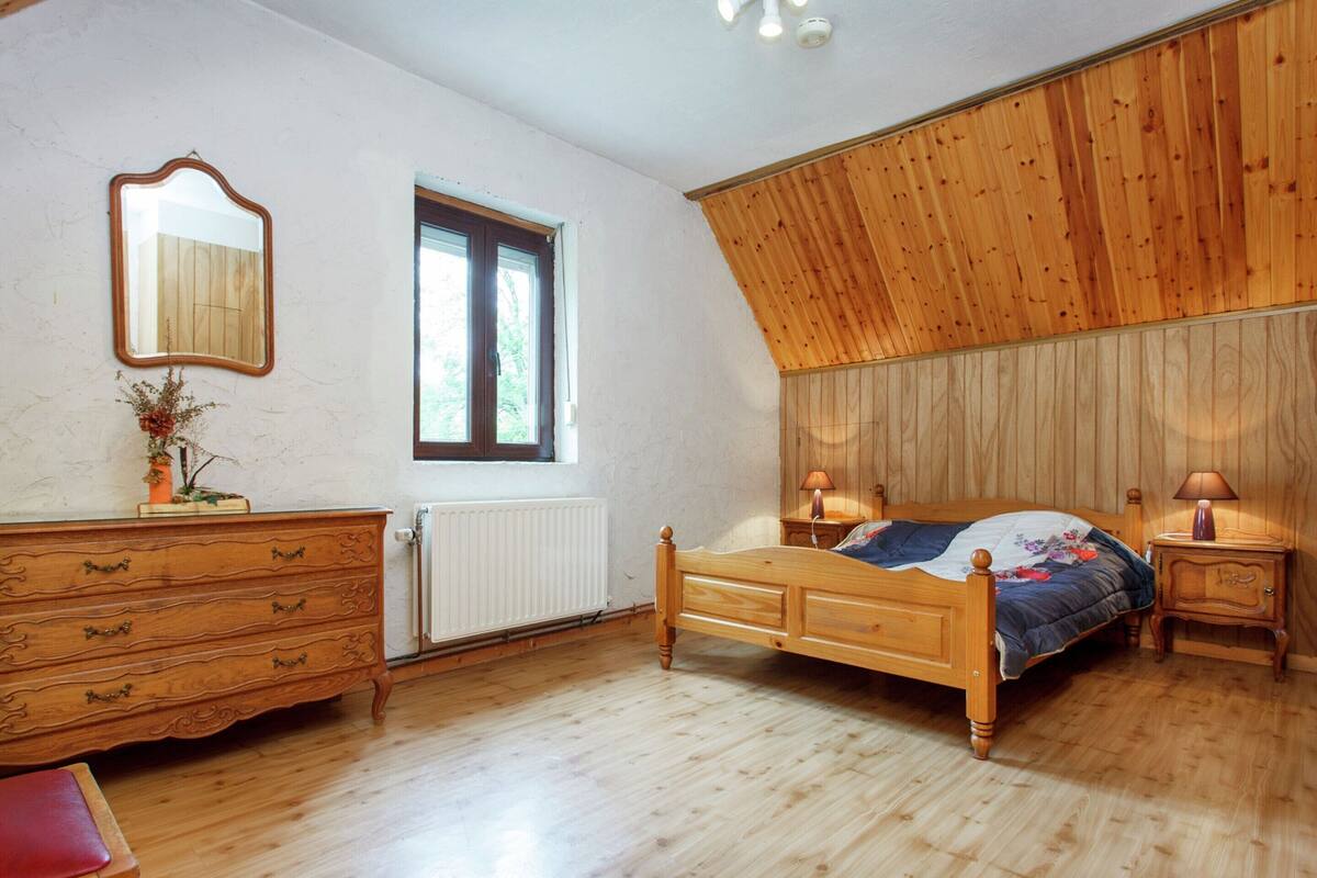 4 bedrooms, individually furnished