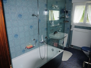 Bathroom - Boutique Chalet in Graubunden With Private Terrace (Churwalden)