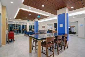 Restaurant - Holiday Inn Express & Suites Port Elgin by IHG (Saugeen Shores)