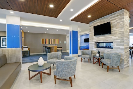 Exterior. Holiday Inn Express & Suites Port Elgin by IHG
