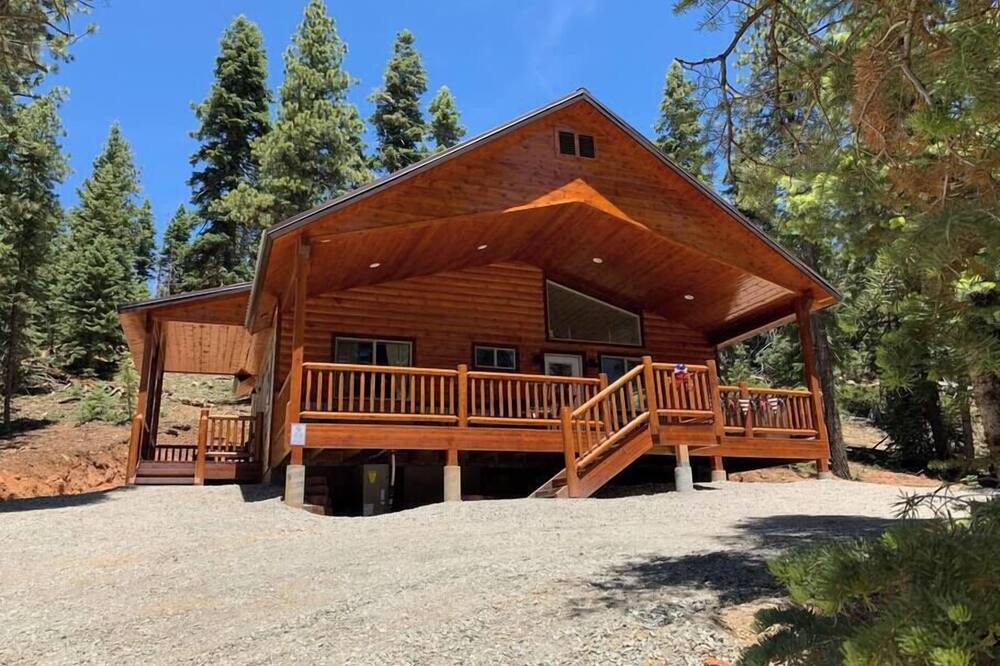 Candlelight Cabins - Rustic, Romantic, Secluded