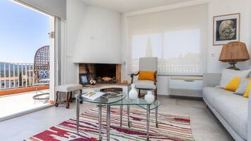 Televisie en een open haard