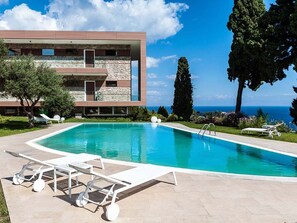 Outdoor pool - Enticing Apartment in Taormina Italy With Swimming Pool (Taormina)