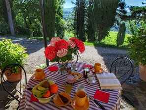 House | Dining - Farmhouse in Loro Ciuffenna With Pool (Loro Ciuffenna)