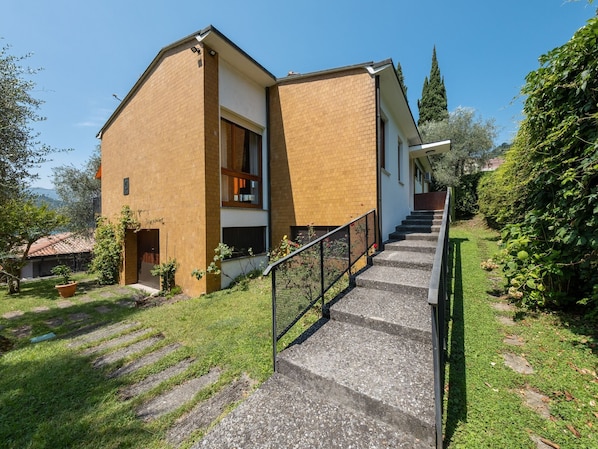Exterior - Belvilla by OYO Villa Olivella (Sale Marasino)