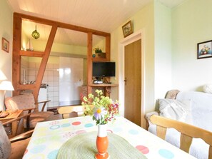 Dining - Farmhouse in Kuhlungsborn With sea Nearby (Kuehlungsborn)