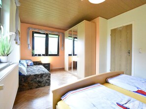 House | 2 bedrooms, individually furnished - Farmhouse in Kuhlungsborn With sea Nearby (Kuehlungsborn)