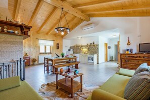 Living room - Apartment in Istria With Nature Views (Cerovlje)