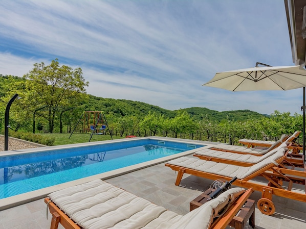 Pool - Apartment in Istria With Nature Views (Cerovlje)
