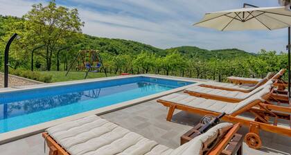 Apartment in Istria With Nature Views