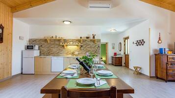 Apartment | Private kitchen | High chair, cookware/dishes/utensils