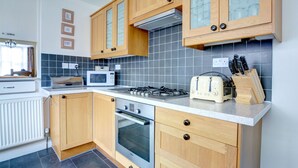 Private kitchen - Vintage Holiday Home in Tenby With Garden (Tenby)
