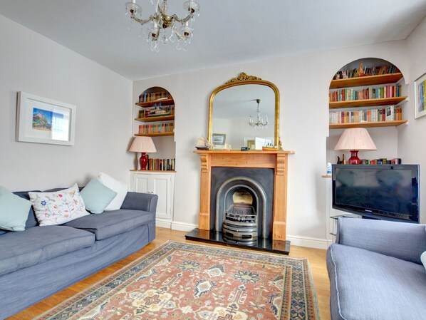Exterior - Vintage Holiday Home in Tenby With Garden (Tenby)