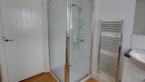 Unclassified image, 3 of 18, button - Spacious Holiday Home in Aylesford Kent With Parking (Maidstone)
