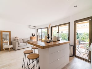 Dining - Lavish Holiday Home in Mandelieu La Napoule With Pool (Mandelieu-La-Napoule)