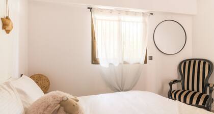 Lavish Holiday Home in Mandelieu La Napoule With Pool