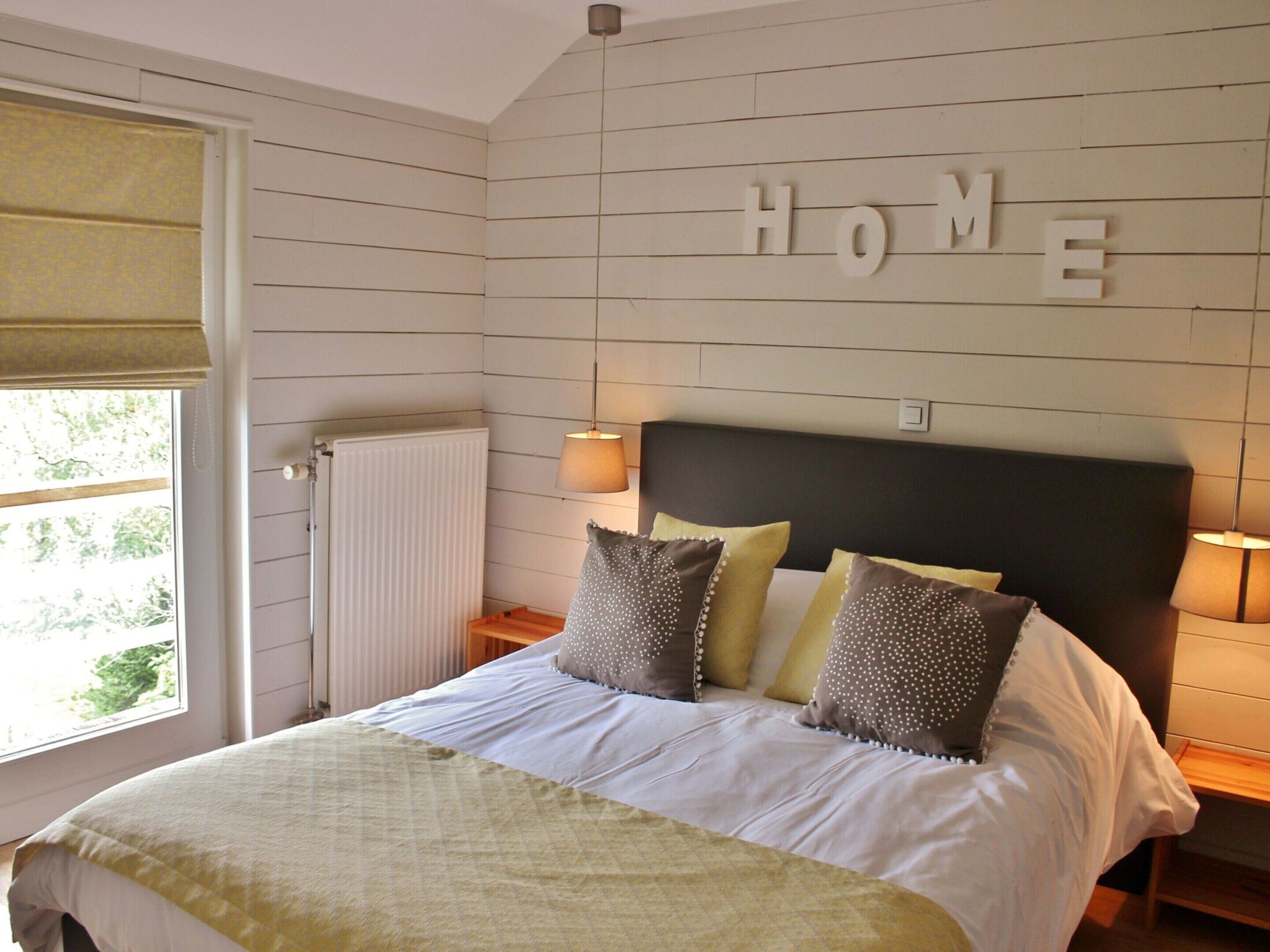 House | 5 bedrooms, individually furnished, bed sheets