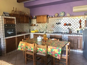 House | Private kitchen | Fridge, oven, dishwasher, coffee/tea maker