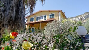 Unclassified image, 3 of 17, button - Captivating Holiday Home in Floridia With Garden (Syracuse)