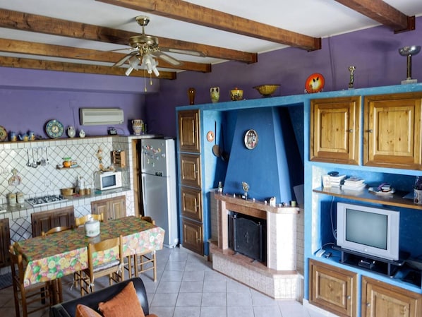 House | Private kitchen | Fridge, oven, dishwasher, coffee/tea maker